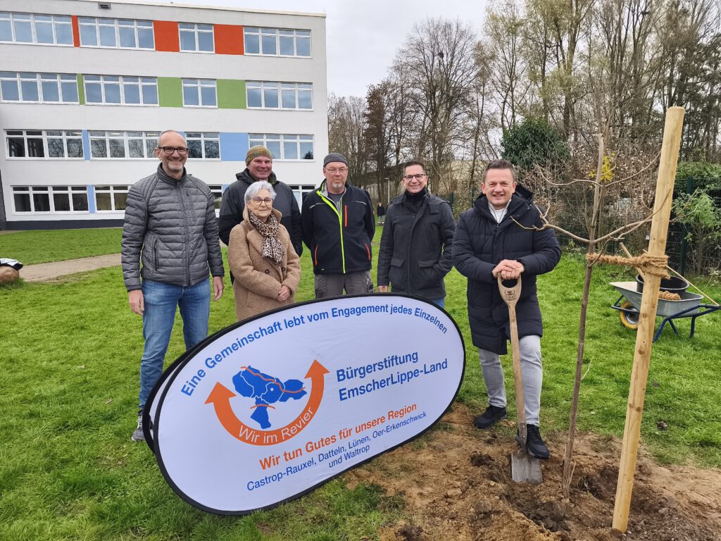 Bürgerstiftung Emscher-Lippe-Land pflanzt 38. Stiftungsbaum